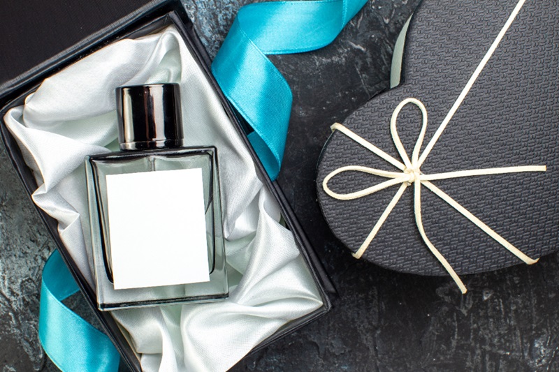 How Do Luxury Perfumes Evoke Timeless Elegance?